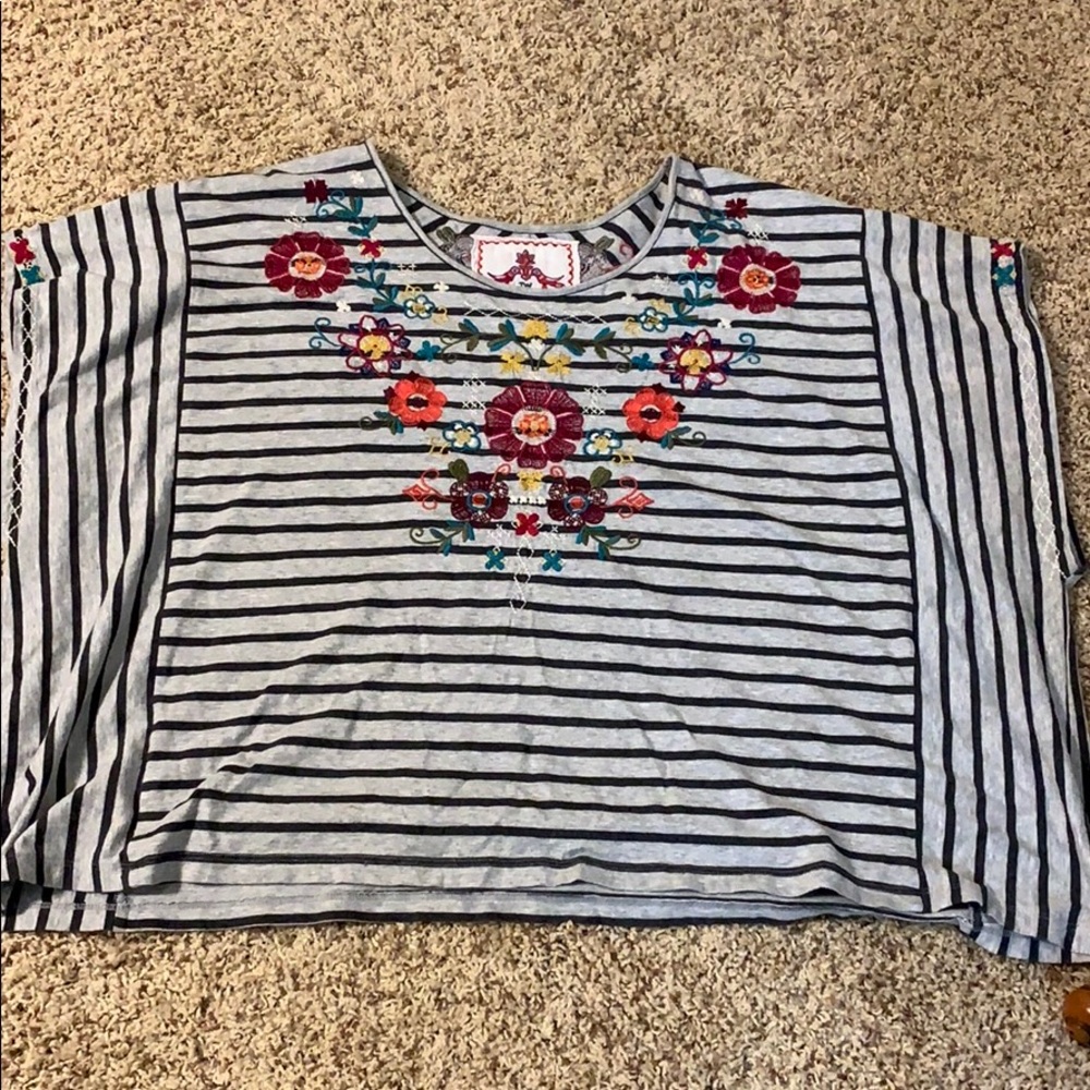 Johnny Was T-shirt style poncho